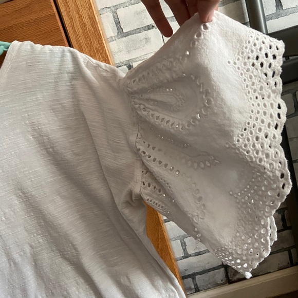 Vince camuto White shirt with amazing sleeves! - Picture 2 of 4